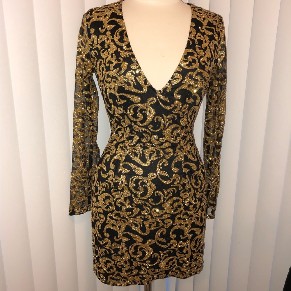PRETTYLITTLETHING Glitter Plunge Bodycon Dress